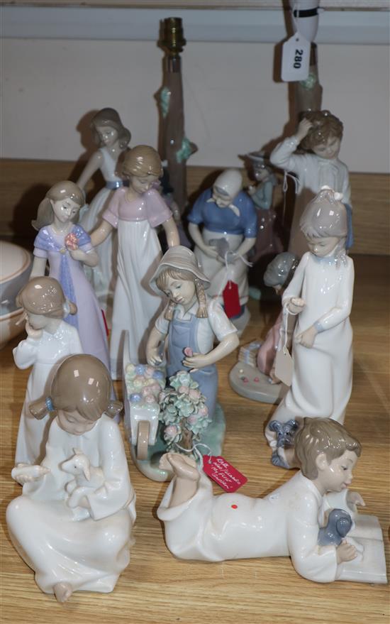 Two Nao figurative table lamps and ten other mixed Nao figures (12)